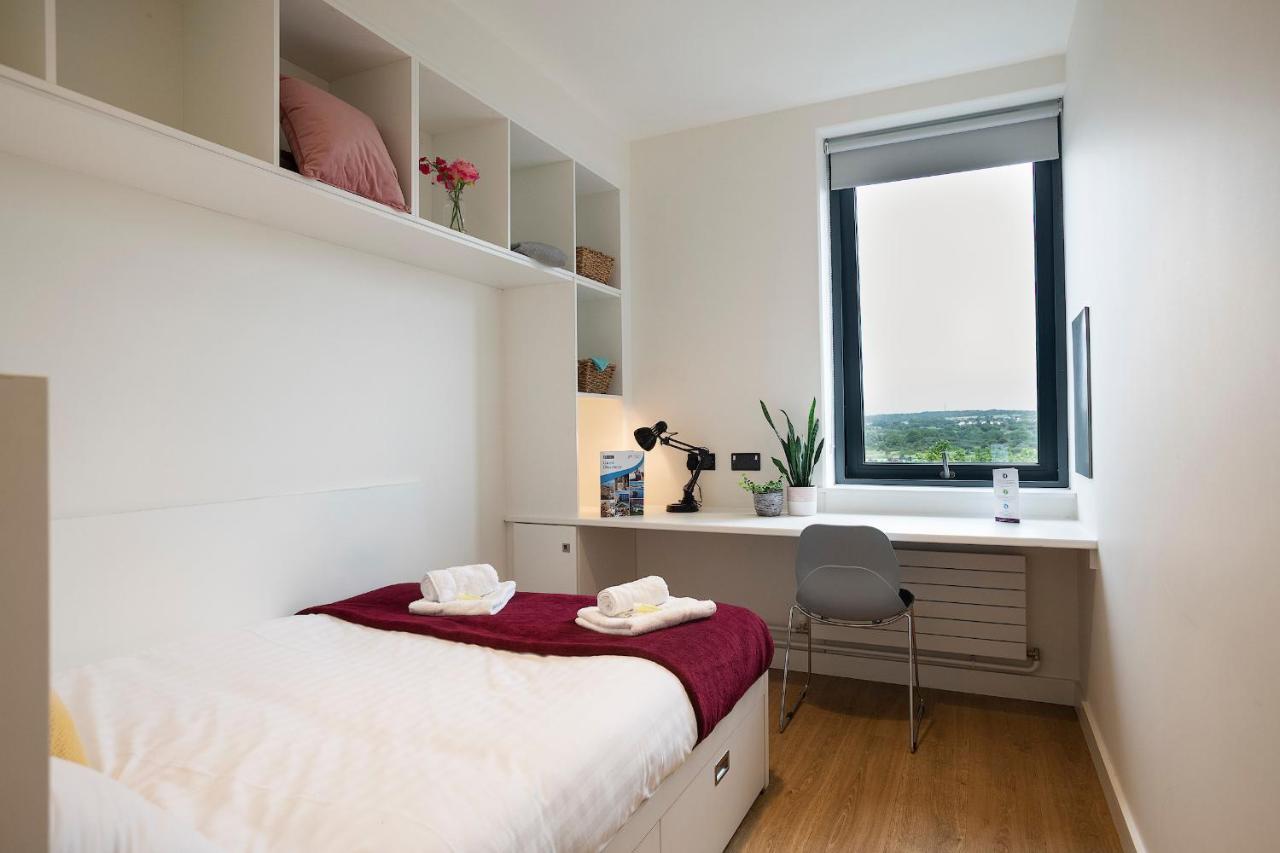 Goldcrest Village Apartments University Of Голуей Екстериор снимка