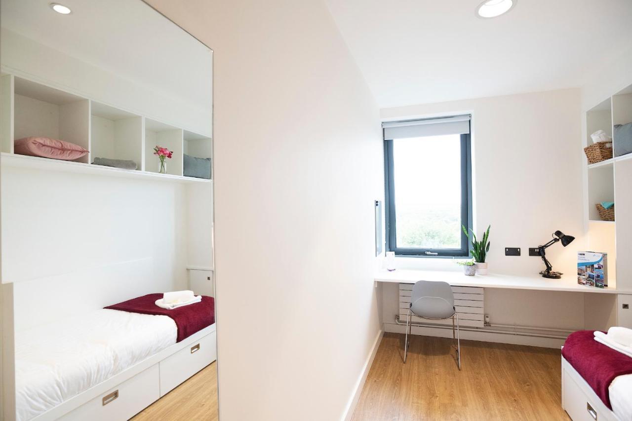 Goldcrest Village Apartments University Of Голуей Екстериор снимка