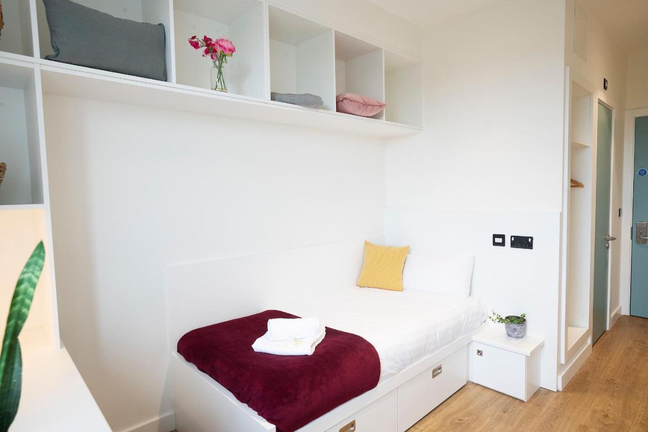 Goldcrest Village Apartments University Of Голуей Екстериор снимка